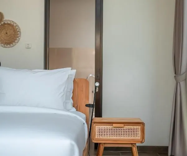 Selikur 1 - Spacious 3br In Seminyak! Perfect Location! Семиньяк