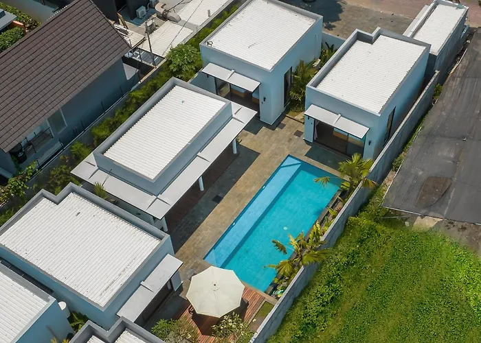 Selikur 1 - Spacious 3br In Seminyak! Perfect Location! Вилла Семиньяк