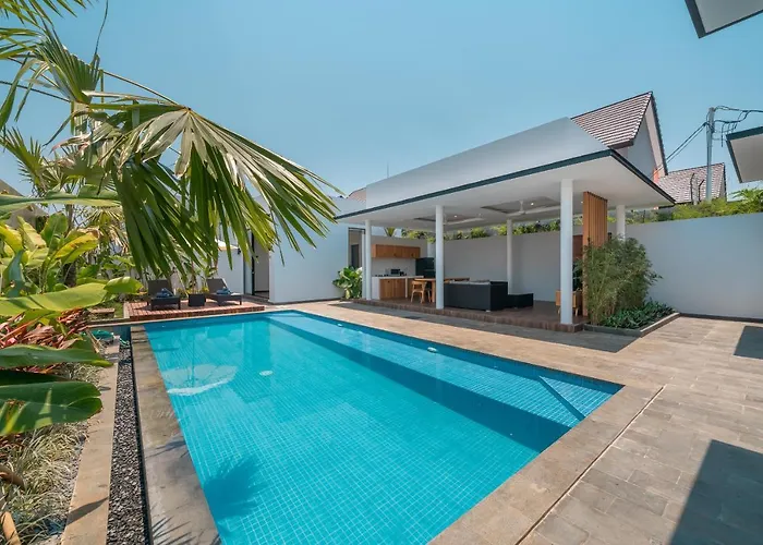 Selikur 1 - Spacious 3br In Seminyak! Perfect Location!