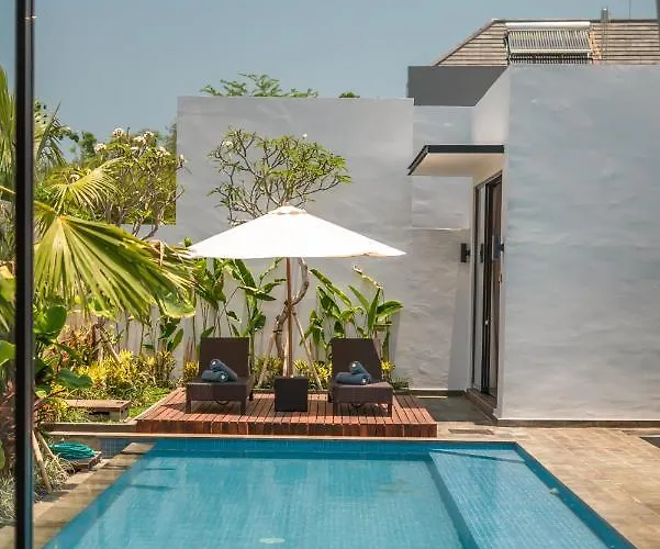 Selikur 1 - Spacious 3br In Seminyak! Perfect Location! Семиньяк