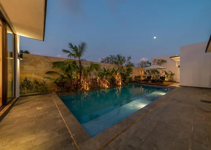 Selikur 1 - Spacious 3br In Seminyak! Perfect Location!