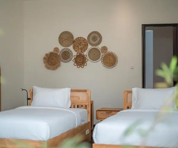 Selikur 1 - Spacious 3br In Seminyak! Perfect Location! Вилла