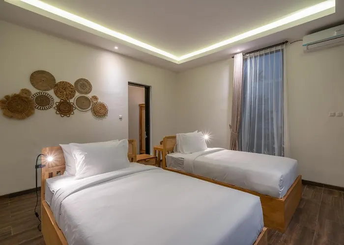Selikur 1 - Spacious 3br In Seminyak! Perfect Location! *