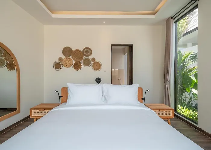 Selikur 1 - Spacious 3br In Seminyak! Perfect Location! Вилла Семиньяк