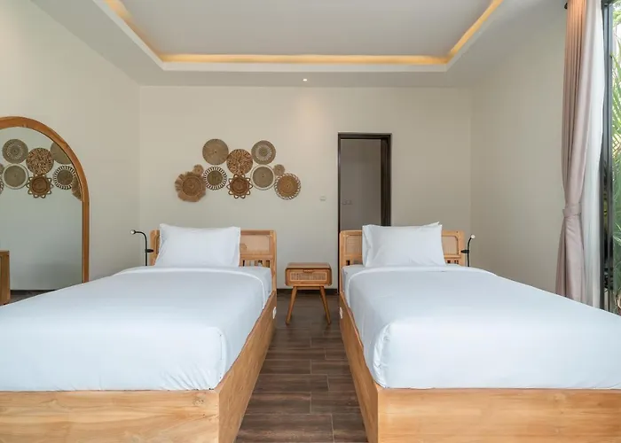 Selikur 1 - Spacious 3br In Seminyak! Perfect Location! *