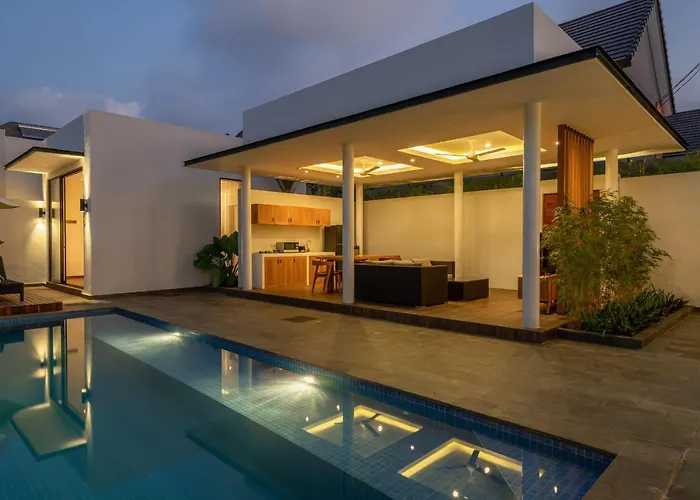 Selikur 1 - Spacious 3br In Seminyak! Perfect Location!