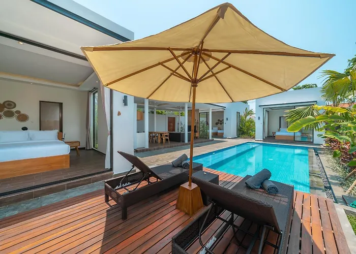 Selikur 1 - Spacious 3br In Seminyak! Perfect Location! Семиньяк