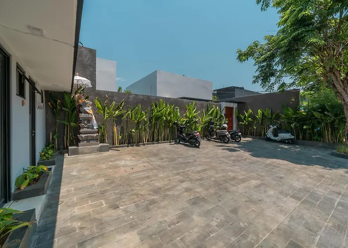 Selikur 1 - Spacious 3br In Seminyak! Perfect Location! Вилла Семиньяк