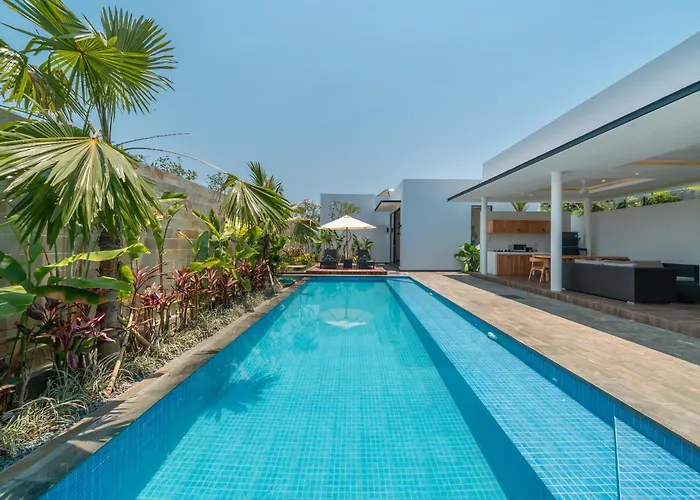 Selikur 1 - Spacious 3br In Seminyak! Perfect Location! Семиньяк