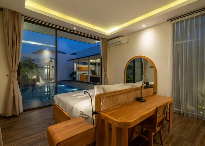 Selikur 1 - Spacious 3br In Seminyak! Perfect Location! *