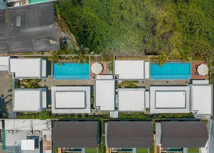 Selikur 1 - Spacious 3br In Seminyak! Perfect Location! Семиньяк